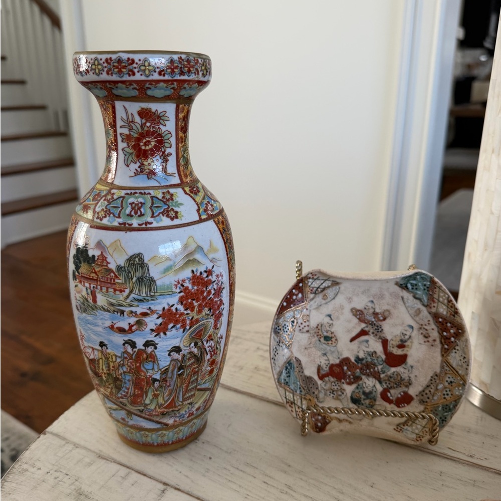 Vintage Hand-Painted Satsuma Style Vase, Made in China c. 1940-1960)
